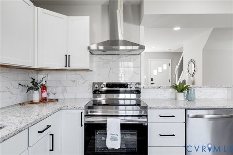 Tiny photo for 324 S 12th Avenue, Hopewell, VA 23860 (MLS # 2606955)