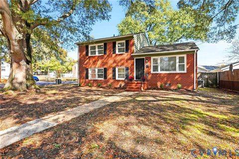 Photo of 702 Old Town Drive, Colonial Heights, VA 23834 (MLS # 2603020)