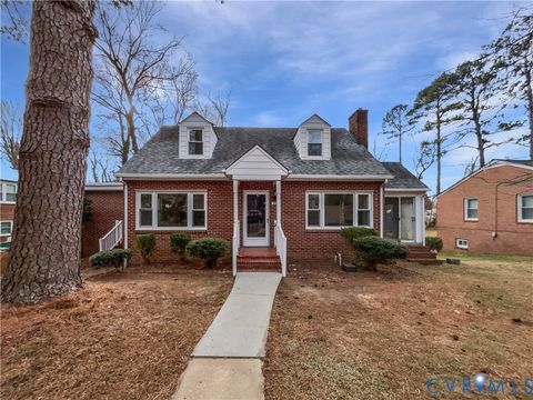 Photo of 203 Crestwood Drive, Colonial Heights, VA 23834 (MLS # 2600768)
