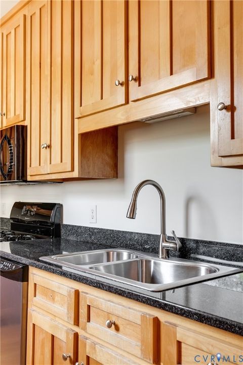 Tiny photo for 1600 Grove Avenue #U4, Richmond, VA 23220 (MLS # 2608194)