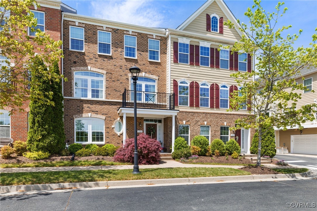 3702 Maher Manor