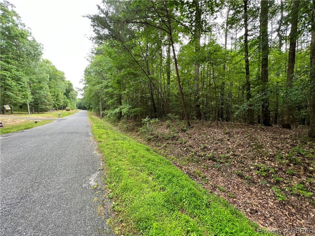 Photo for OOO Lakeview Drive, Hartfield, VA 23071 (MLS # 2312422)