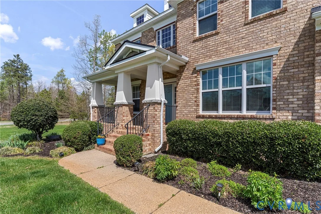 9118 Colonnade Circle