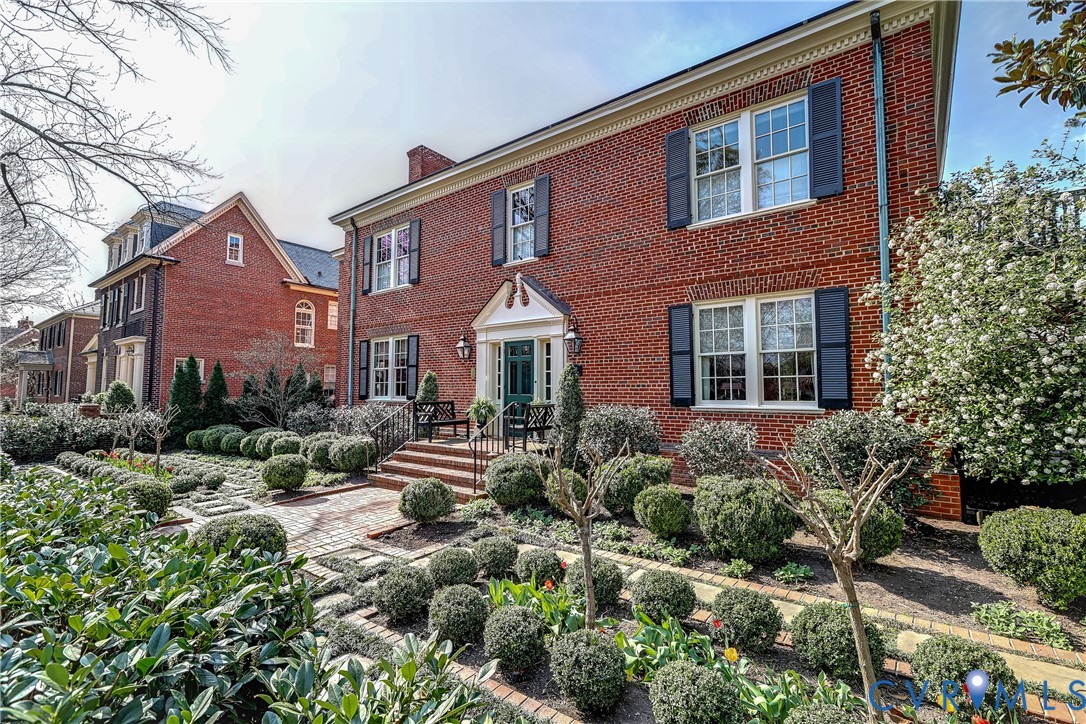 3319 Monument Avenue