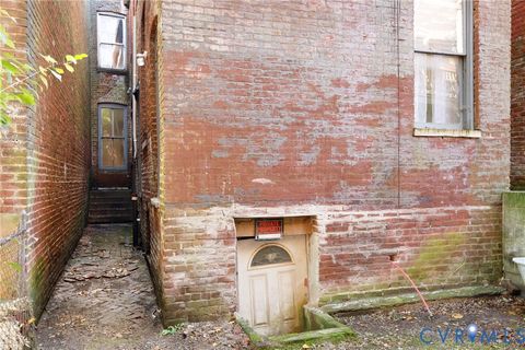 Tiny photo for 4 W Clay Street, Richmond, VA 23220 (MLS # 2532383)