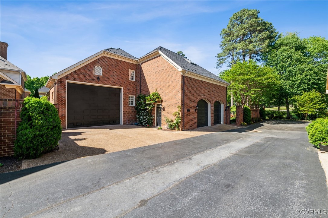 13901 Dunkeld Terrace