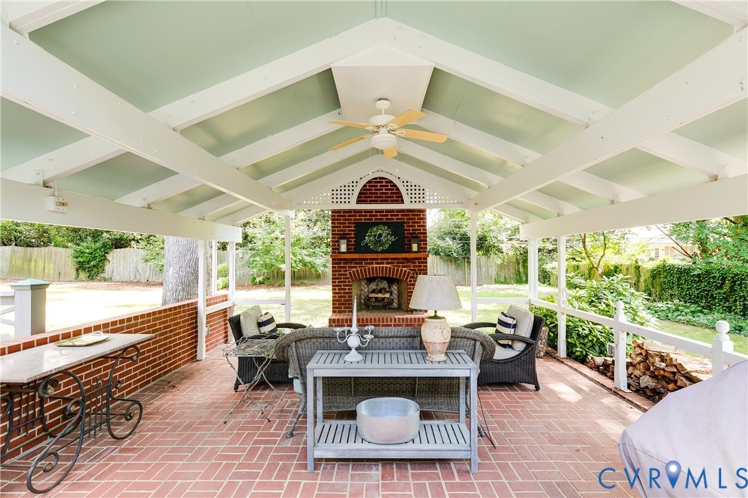 207 El Dorado Drive