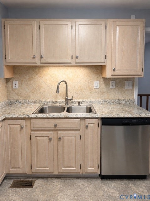 Tiny photo for 911 bold ST, Portsmouth, VA 23701 (MLS # 2622375)
