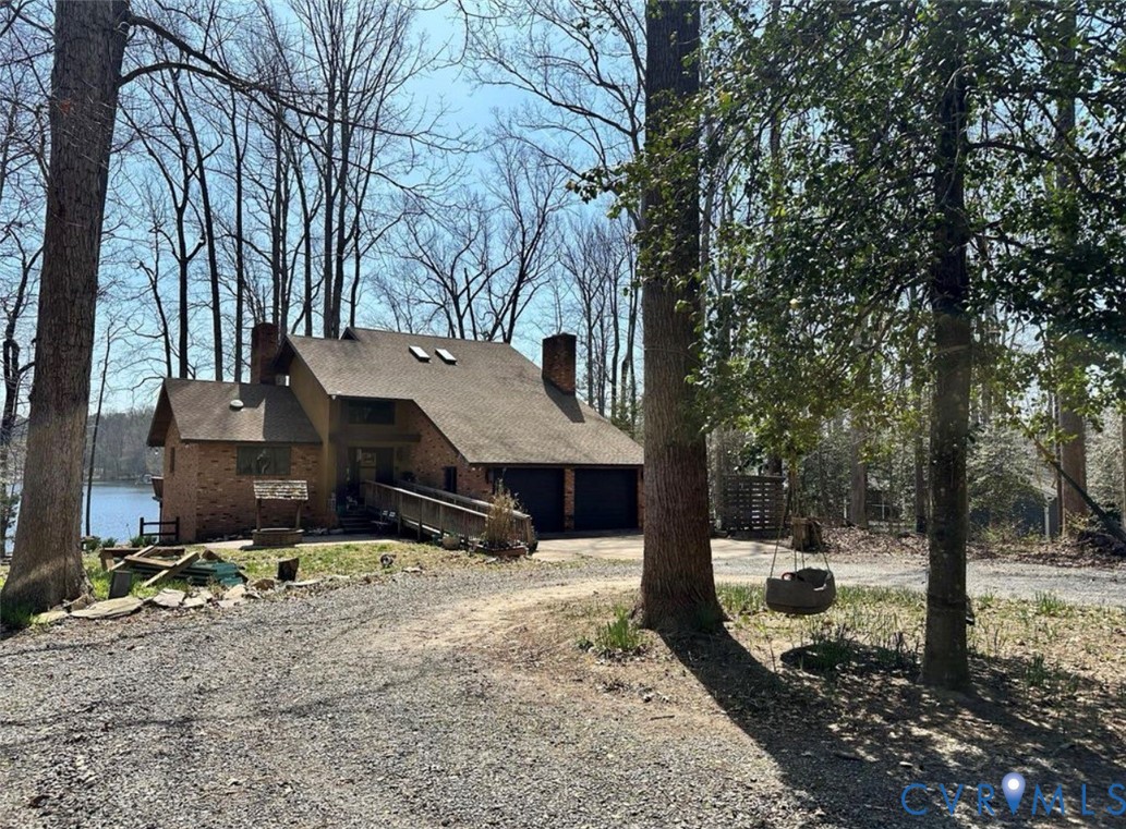 678 Lake Caroline Drive