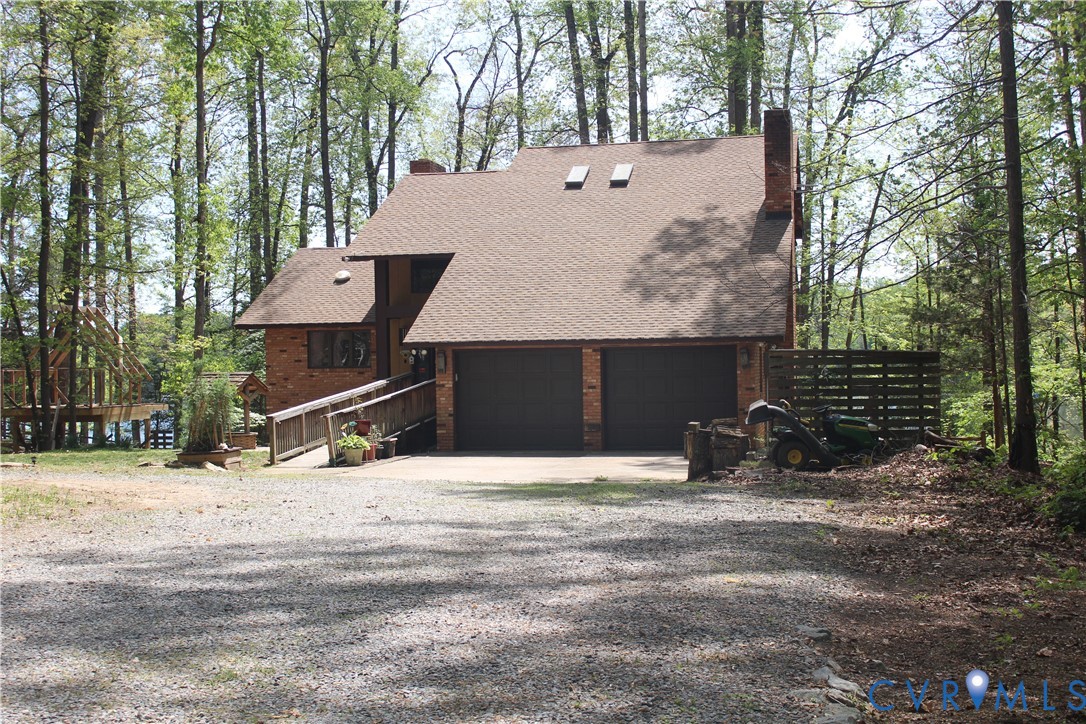 678 Lake Caroline Drive