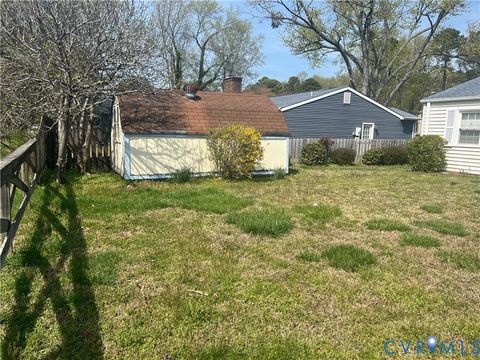 Tiny photo for 2112 Paramont Avenue, Chesapeake, VA 23320 (MLS # 2616657)