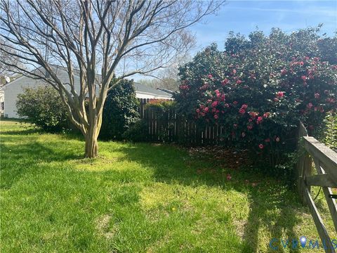 Tiny photo for 2112 Paramont Avenue, Chesapeake, VA 23320 (MLS # 2616657)
