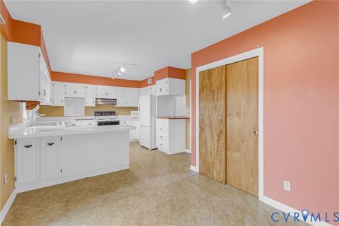 Tiny photo for 492 Pine Reach Drive Dr, Kilmarnock, VA 22482 (MLS # 2530336)