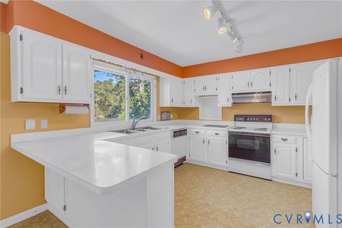 Tiny photo for 492 Pine Reach Drive Dr, Kilmarnock, VA 22482 (MLS # 2530336)