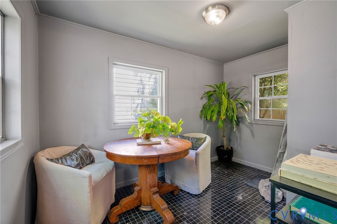 909 Forest View Drive
