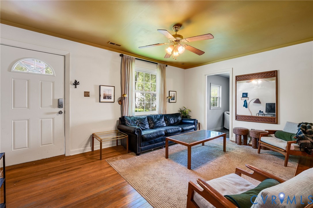 909 Forest View Drive