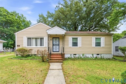Photo of 136 Holly Hill Drive, Petersburg, VA 23805 (MLS # 2613249)