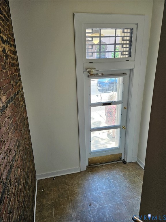 212 E Franklin Street 1