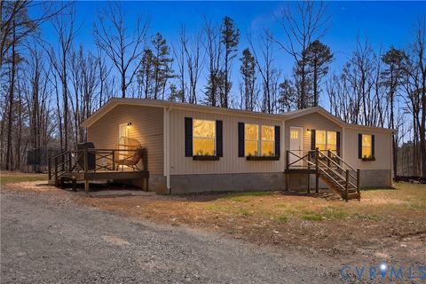 Photo of 215 Bunnys Trail, Gordonsville, VA 23093 (MLS # 2606625)