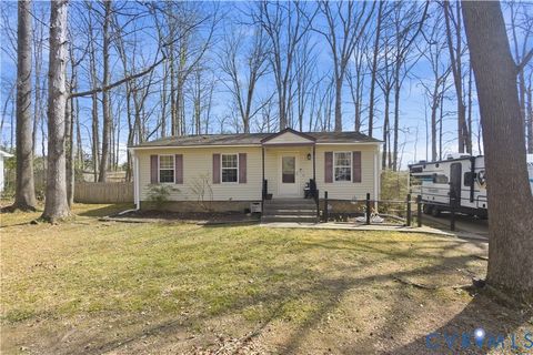 Photo of 15 Timberland Drive, Fredericksburg, VA 22407 (MLS # 2608272)