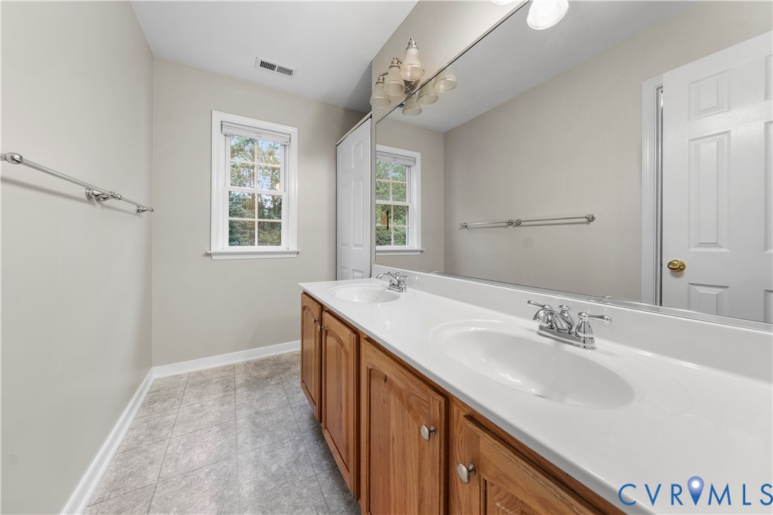 Midlothian, Virginia 23114, United States, 5 Bedrooms Bedrooms, ,4 BathroomsBathrooms,Residential,Active,224424