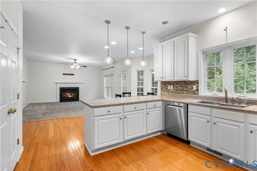 Midlothian, Virginia 23114, United States, 5 Bedrooms Bedrooms, ,4 BathroomsBathrooms,Residential,Active,224424