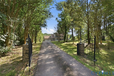 Tiny photo for 9201 Sherwood Drive, Quinton, VA 23141 (MLS # 2626445)