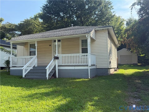 Photo of 29 Spring Street, Petersburg, VA 23803 (MLS # 2625227)