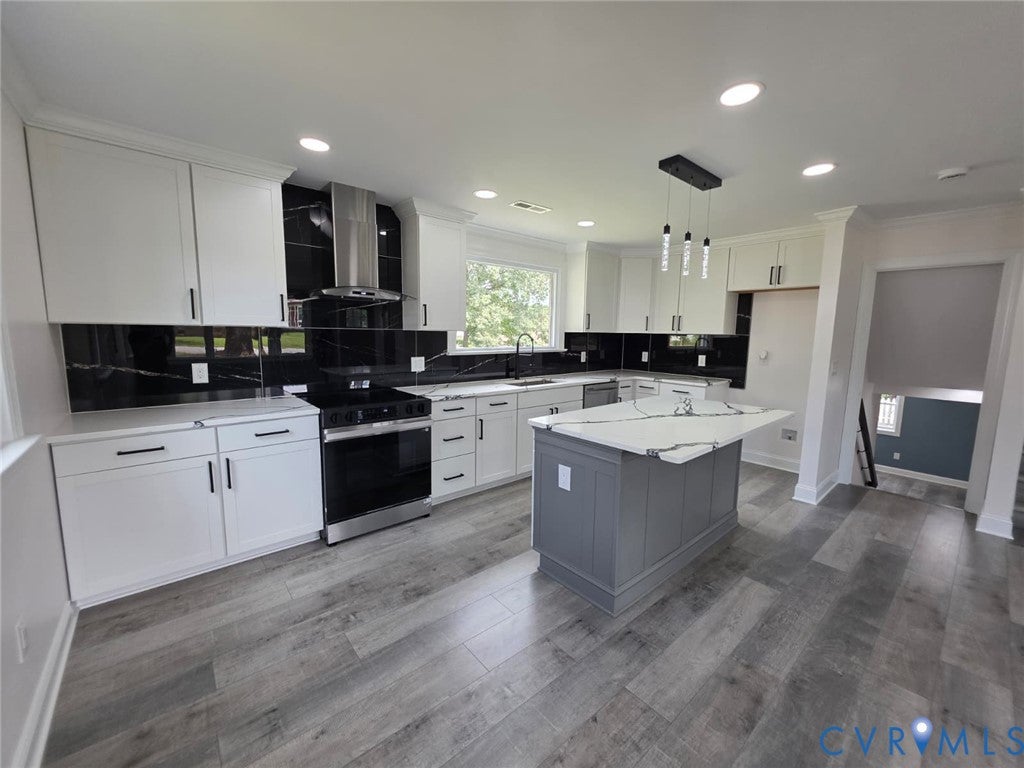 16109 Meridian Avenue