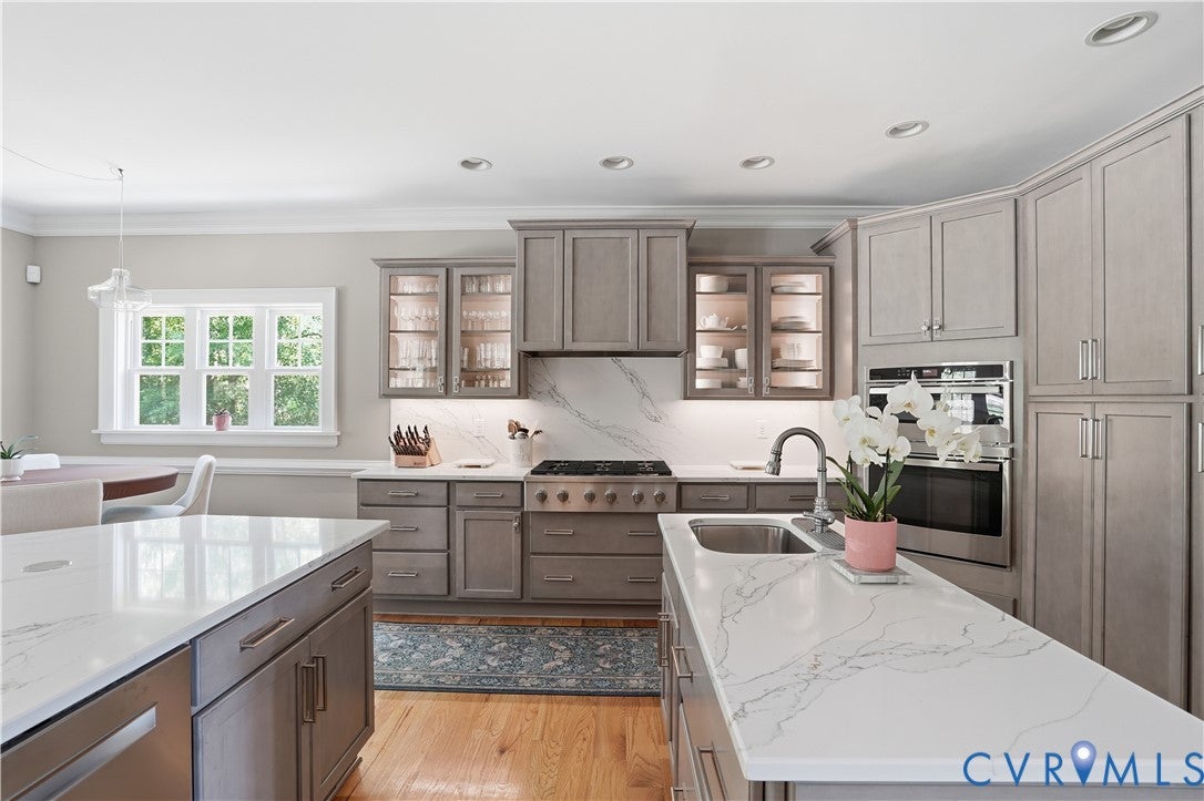 4818 Queen Carolyn Lane