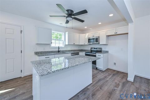 Tiny photo for 308 Constitution Drive, Ruther Glen, VA 22546 (MLS # 2600522)