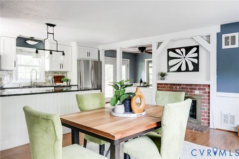 Tiny photo for 510 Overcliff Court, Midlothian, VA 23114 (MLS # 2616991)