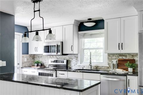 Tiny photo for 510 Overcliff Court, Midlothian, VA 23114 (MLS # 2616991)