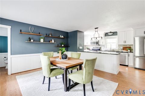 Tiny photo for 510 Overcliff Court, Midlothian, VA 23114 (MLS # 2616991)