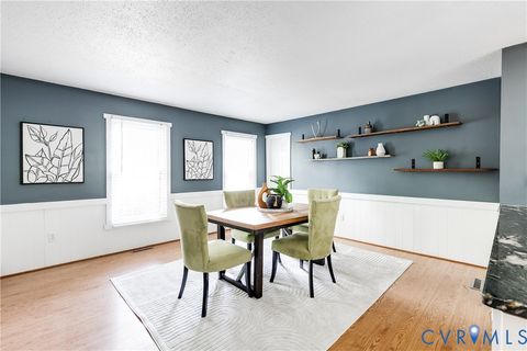 Tiny photo for 510 Overcliff Court, Midlothian, VA 23114 (MLS # 2616991)