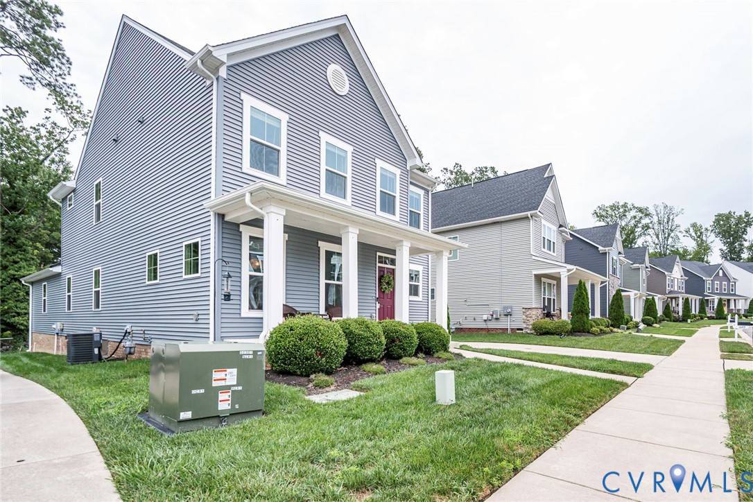 1653 Bilder Court
