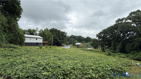 Photo of 305 sellers Street, Martinsville, VA 24112 (MLS # 2616600)