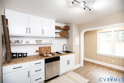 Tiny photo for 3153 Third Street, Farmville, VA 23901 (MLS # 2602644)