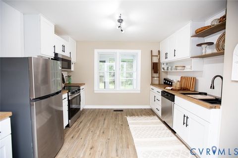 Tiny photo for 3153 Third Street, Farmville, VA 23901 (MLS # 2602644)