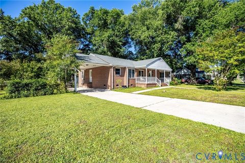 Tiny photo for 401 7th Street, Blackstone, VA 23824 (MLS # 2614563)