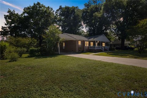 Tiny photo for 401 7th Street, Blackstone, VA 23824 (MLS # 2614563)