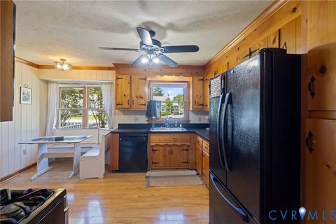 Tiny photo for 401 7th Street, Blackstone, VA 23824 (MLS # 2614563)
