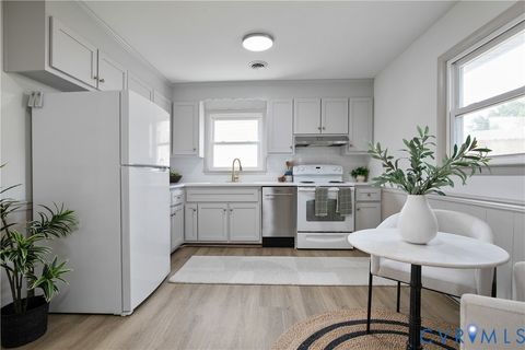 Tiny photo for 410 Gould Avenue, Colonial Heights, VA 23834 (MLS # 2613368)