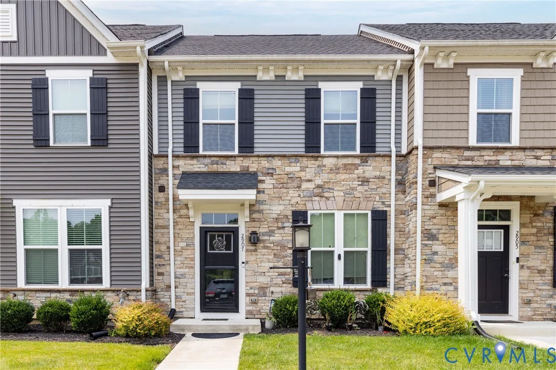 2907 Grove Point Circle