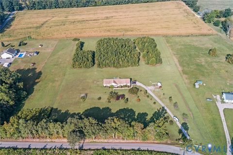 Tiny photo for 15900 Nobles Road, Disputanta, VA 23842 (MLS # 2530088)