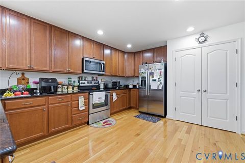 Tiny photo for 15900 Nobles Road, Disputanta, VA 23842 (MLS # 2530088)