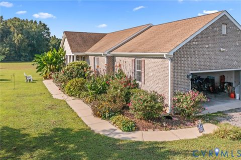 Tiny photo for 15900 Nobles Road, Disputanta, VA 23842 (MLS # 2530088)