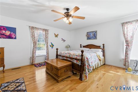 Tiny photo for 15900 Nobles Road, Disputanta, VA 23842 (MLS # 2530088)