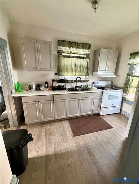 Tiny photo for 215 Saint Andrew Street, Petersburg, VA 23803 (MLS # 2620319)