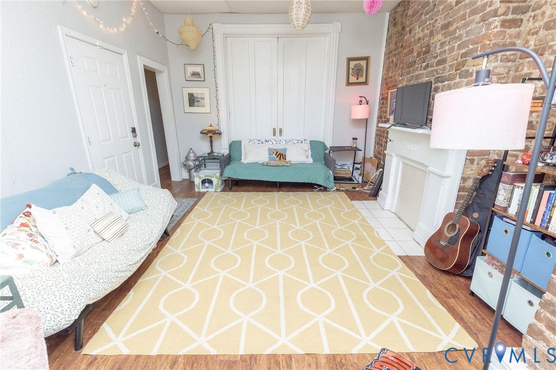 908 W Clay Street
